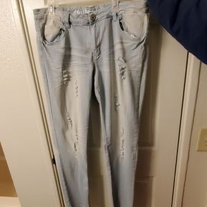 Dollhouse jeans light wash distressed